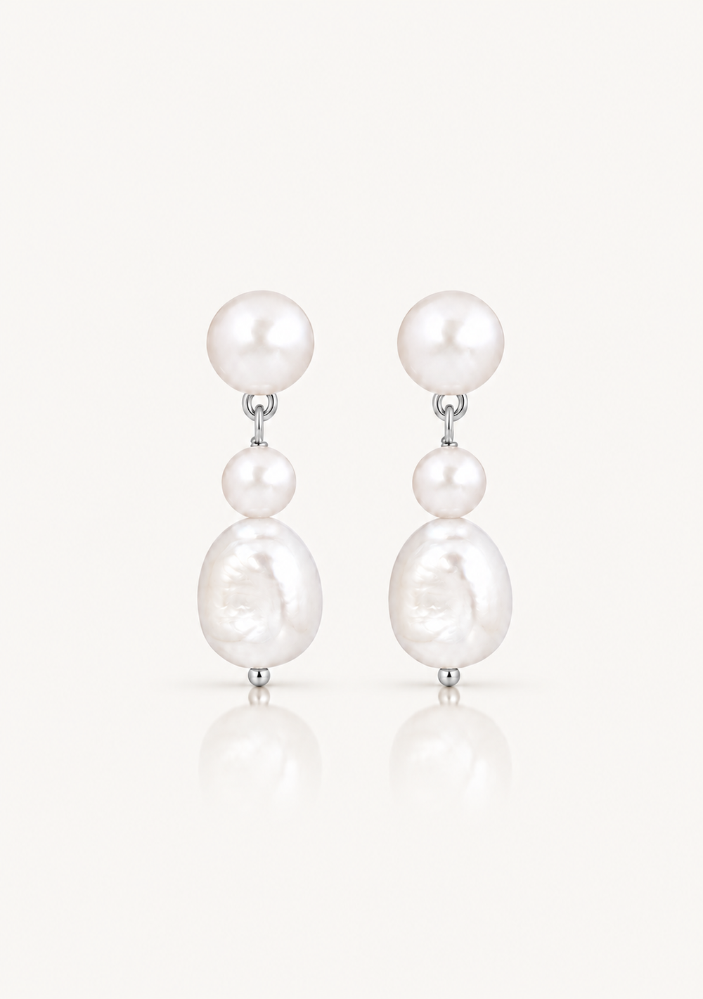 Stunning chic pearl wedding earrings for the modern bride