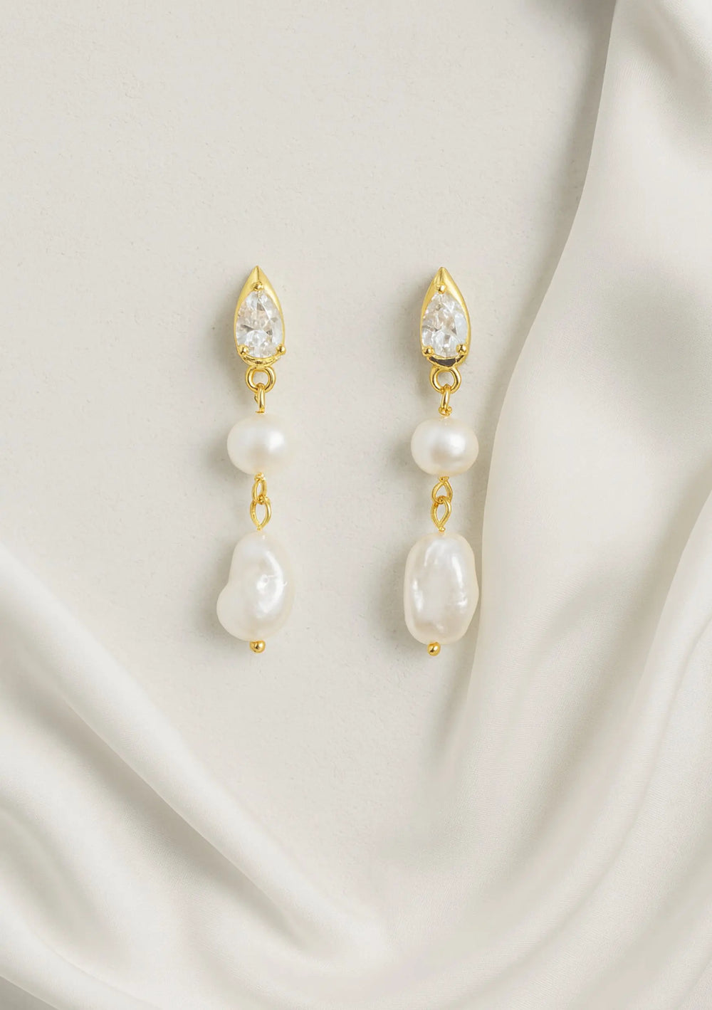 LULU EARRINGS 18K GOLD Lolaknightofficial