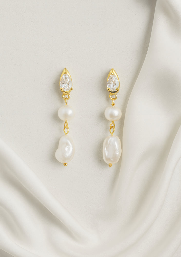 
                  
                    Load image into Gallery viewer, LULU EARRINGS 18K GOLD
                  
                