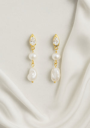 
                  
                    Load image into Gallery viewer, LULU EARRINGS 18K GOLD
                  
                