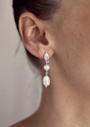 
                  
                    Load image into Gallery viewer, LULU EARRINGS SILVER
                  
                