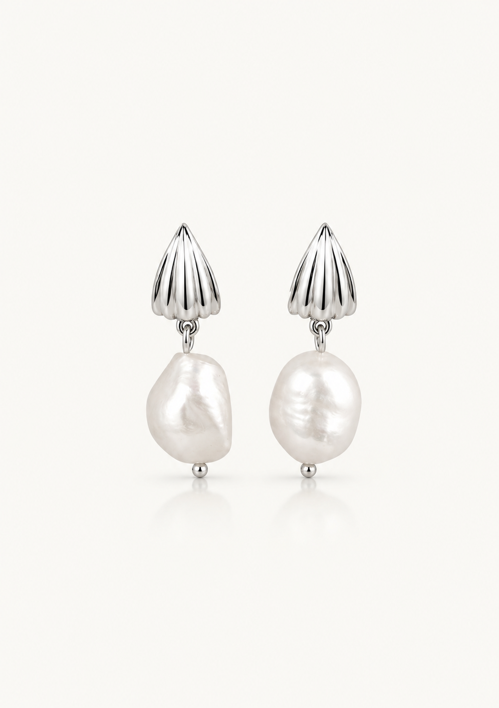 Chic silver and pearl wedding earrings for the modern bride to be