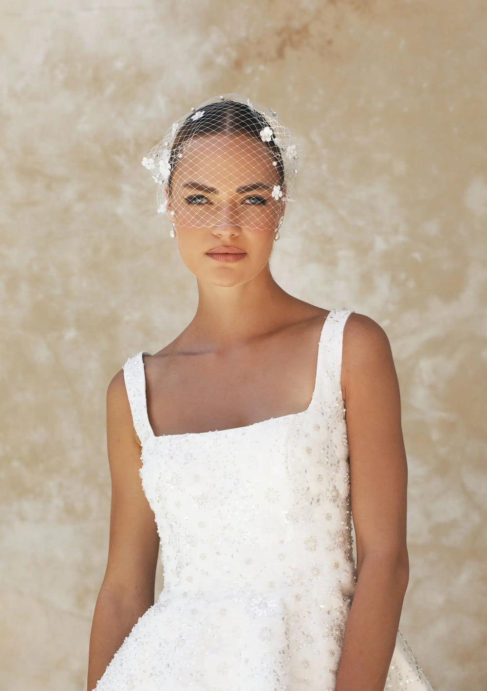 Chic birdcage bridal veil designed for modern and fashion-forward brides