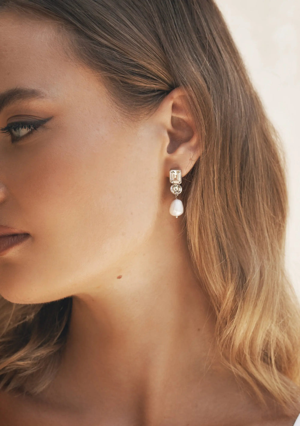 Crystal wedding earrings with sparkling bridal detailing for modern brides