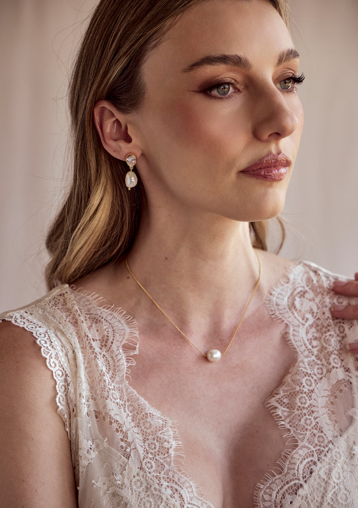
                  
                    Load image into Gallery viewer, OCEANE EARRINGS 18K GOLD
                  
                