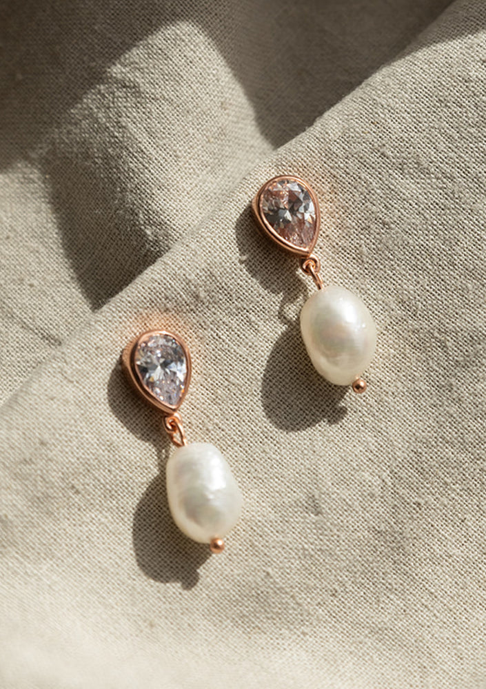 
                  
                    Load image into Gallery viewer, Oceane rose gold bridal earrings
                  
                