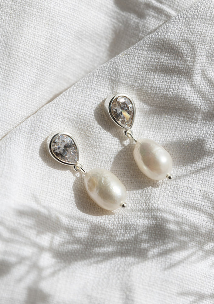 
                  
                    Load image into Gallery viewer, Oceane silver bridal earrings
                  
                