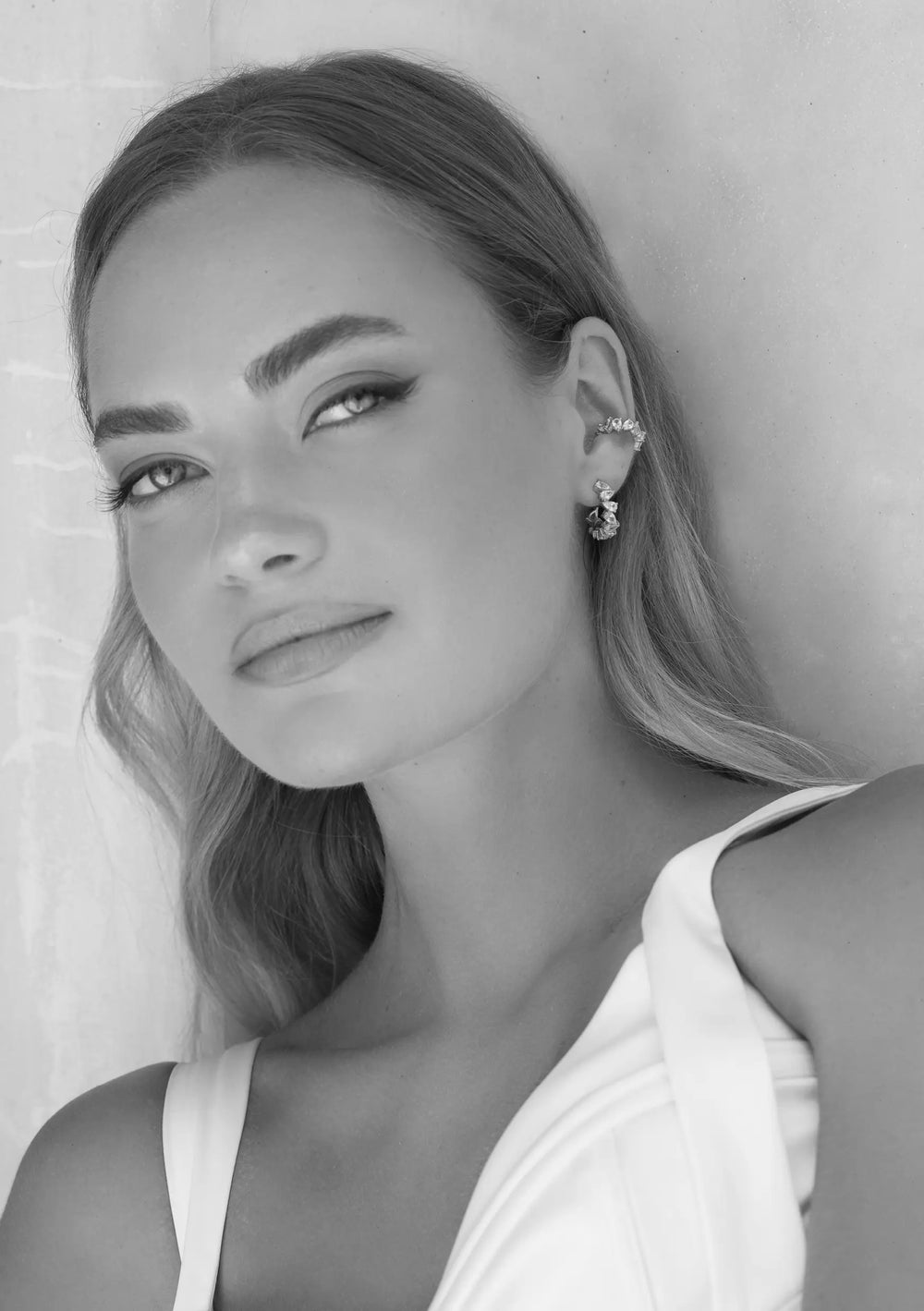 OLIVIA CRYSTAL HOOP EARRINGS SILVER Lolaknightofficial