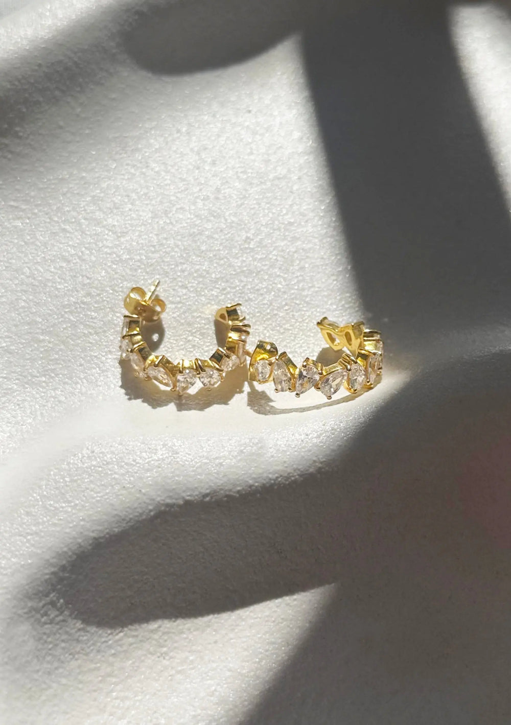 OLIVIA CRYSTAL HOOP EARRINGS 18K GOLD Lolaknightofficial