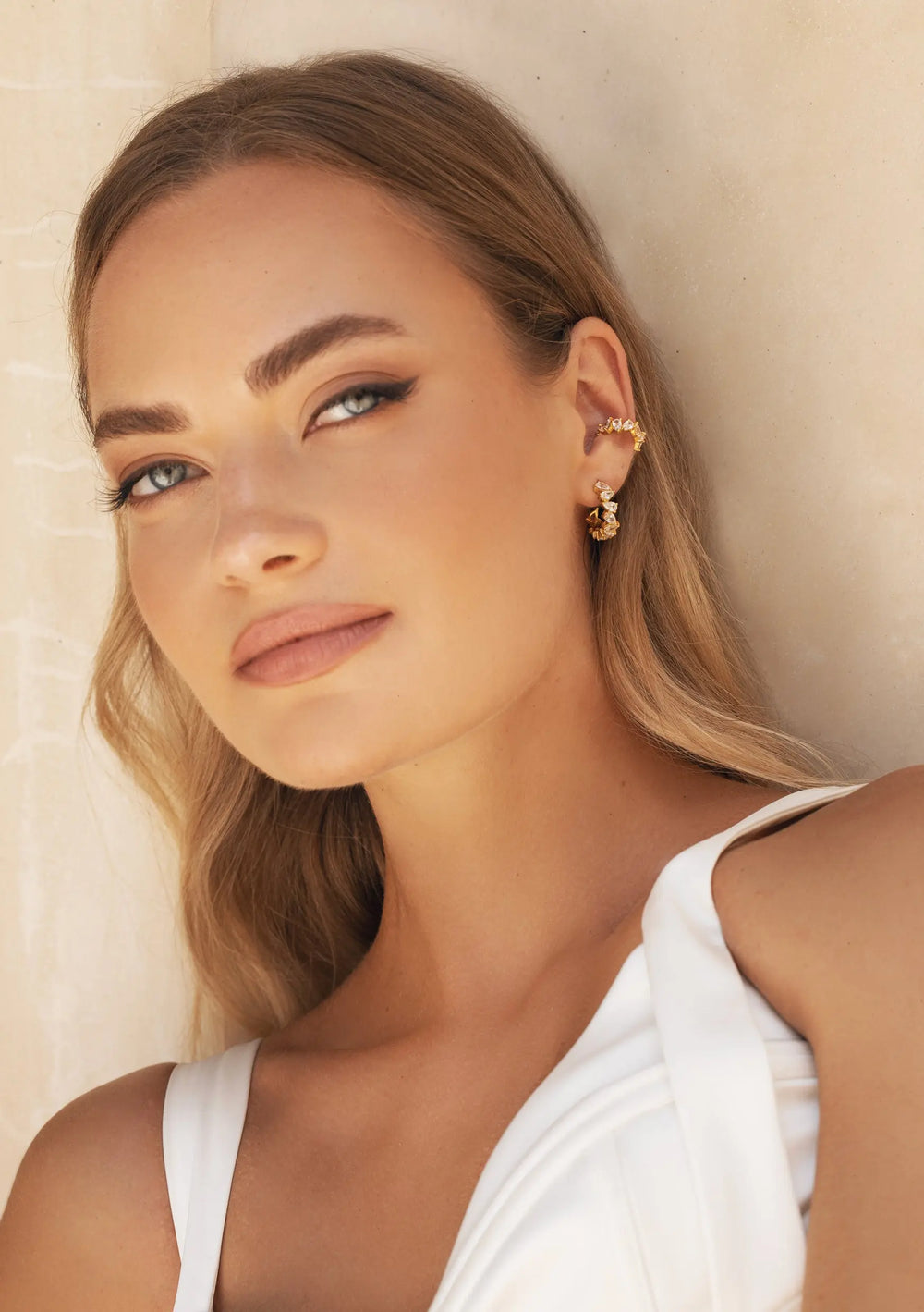 OLIVIA CRYSTAL HOOP EARRINGS 18K GOLD Lolaknightofficial