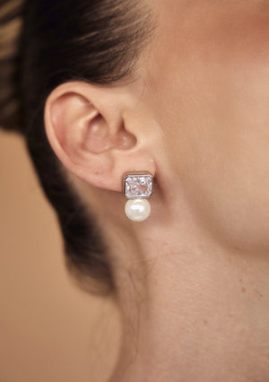 
                  
                    Load image into Gallery viewer, PAMOLA PEARL DROP EARRINGS SILVER
                  
                