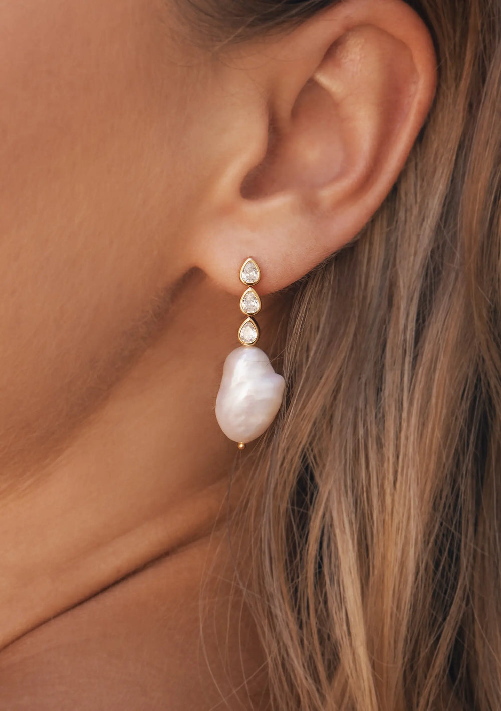 PARKER CRYSTAL & PEARL BRIDAL EARRINGS GOLD Lolaknightofficial
