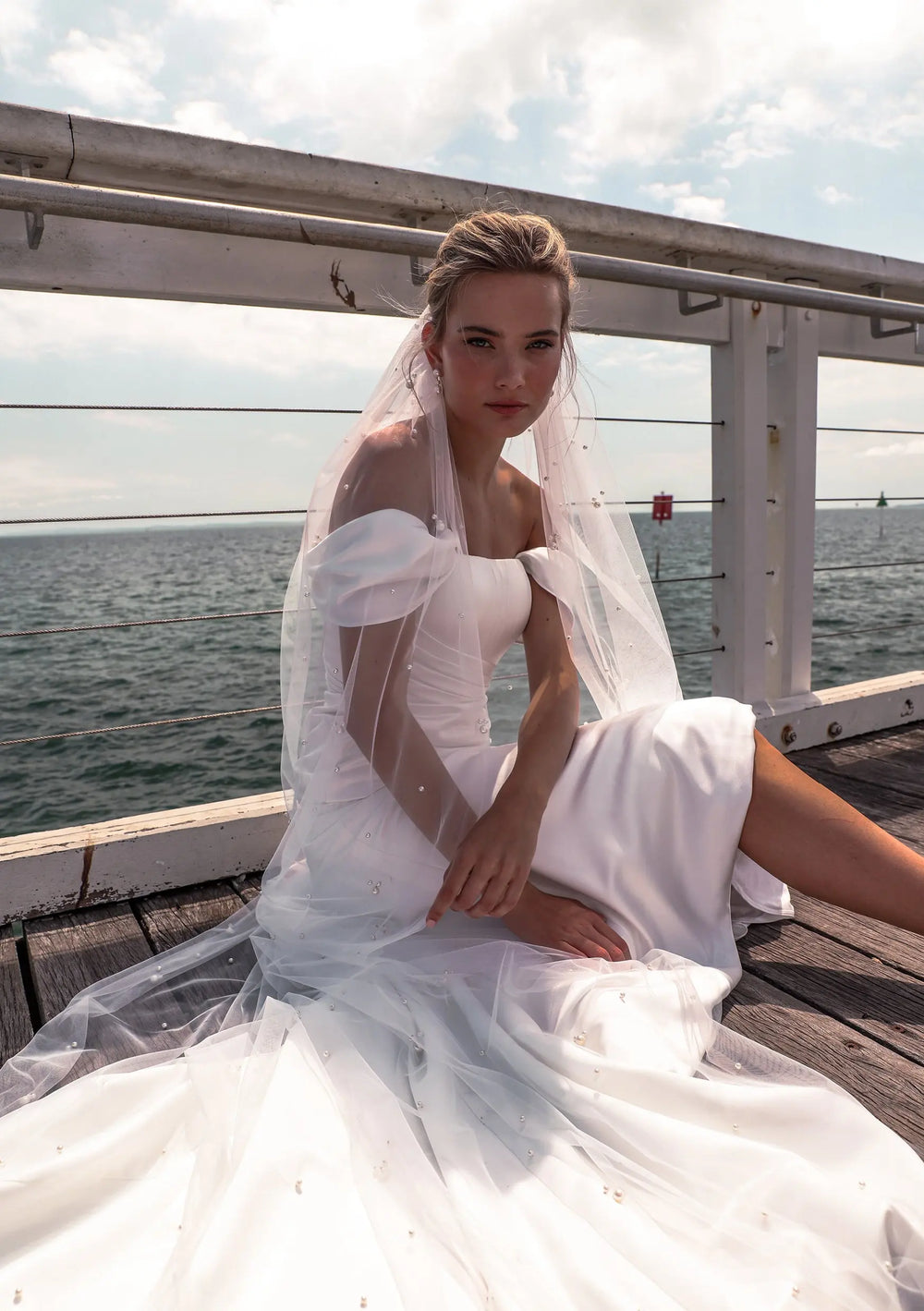 PHOEBE PEARL WEDDING VEIL Lolaknightofficial