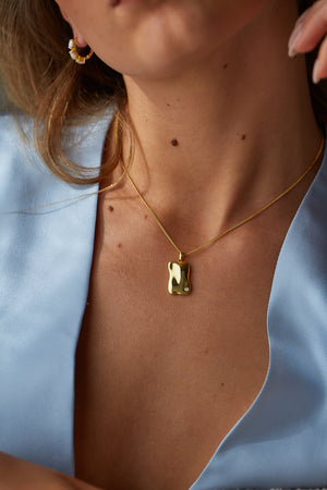 
                  
                    Load image into Gallery viewer, Bella Necklace in 18ct Gold - Australia&amp;#39;s Bridal Jewellery
                  
                