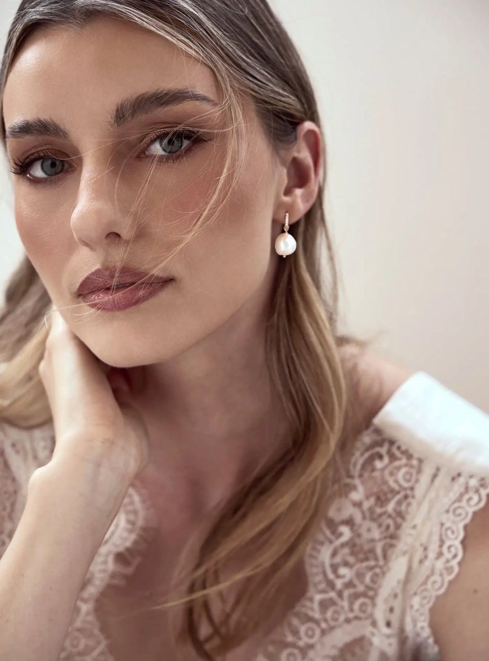 RAMONA PEARL DROP BRIDAL EARRINGS 18K GOLD Lolaknightofficial