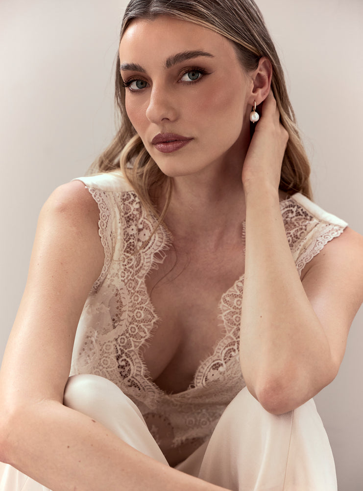 
                  
                    Load image into Gallery viewer, RAMONA CRYSTAL HOOP PEARL DROP EARRINGS 18K GOLD
                  
                