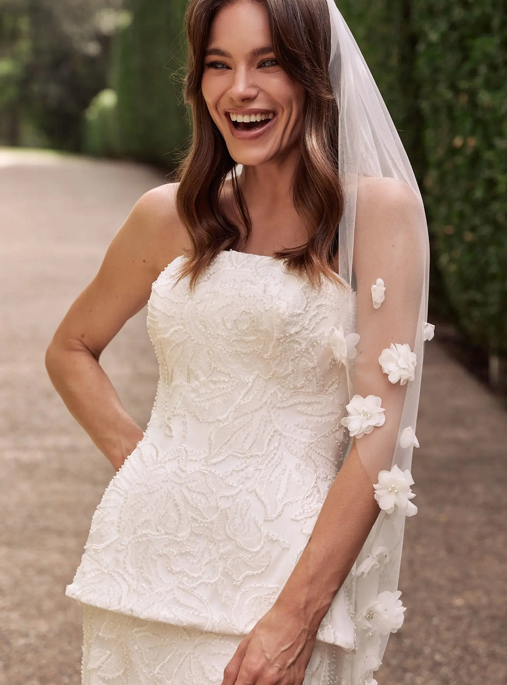 ROSE IVORY FLOWER WEDDING VEIL Lolaknightofficial