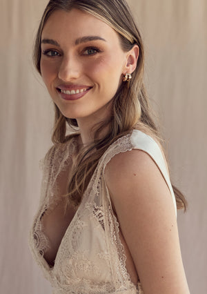 
                  
                    Load image into Gallery viewer, SIA CRYSTAL HOOP EARRINGS 18K GOLD
                  
                