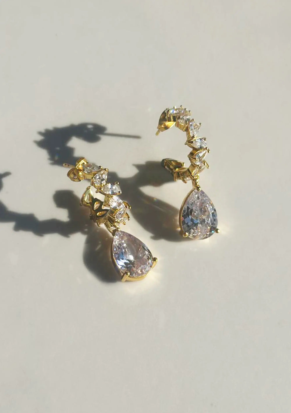 STELLA BRIDAL EARRINGS 18K GOLD Lolaknightofficial