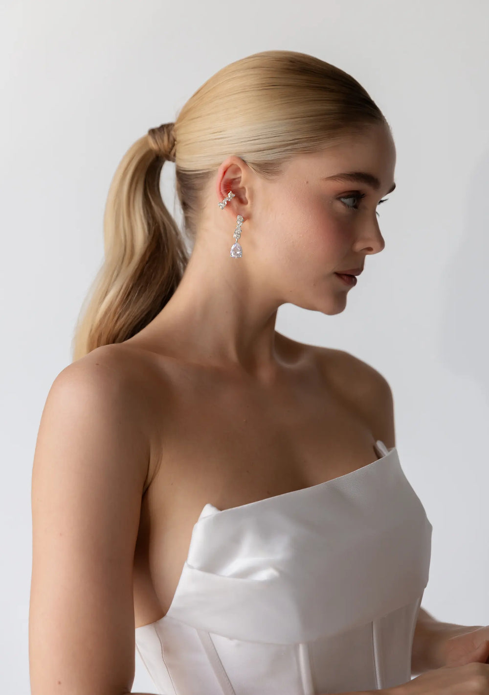 STELLA BRIDAL EARRINGS SILVER Lolaknightofficial
