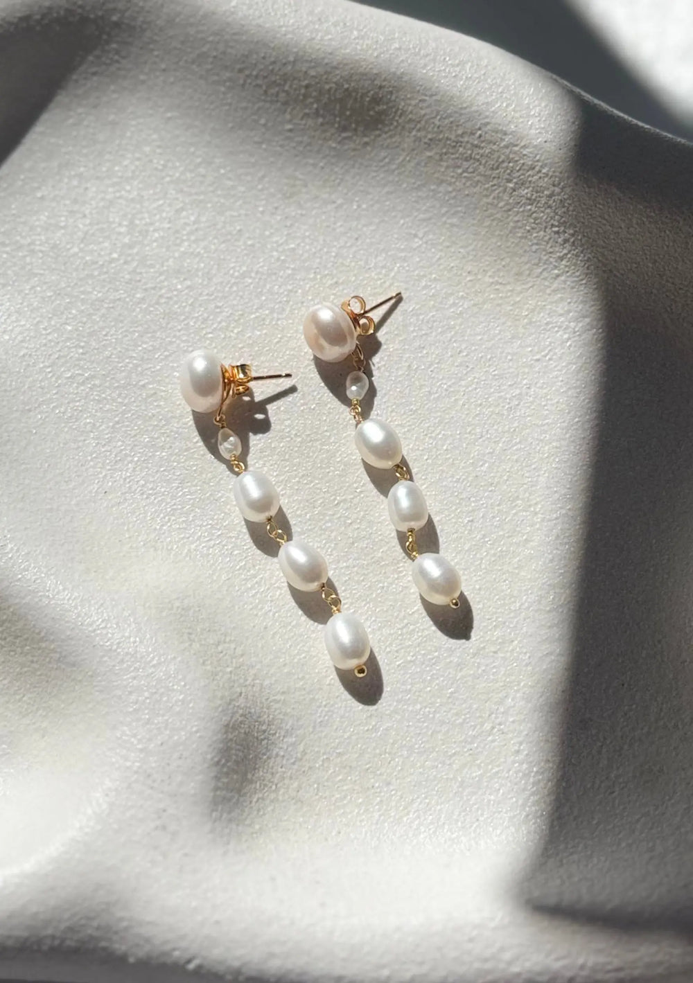 SUMMER PEARL DROP BRIDAL EARRINGS 18K GOLD Lolaknightofficial