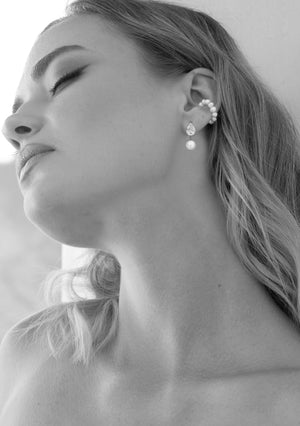 
                  
                    Load image into Gallery viewer, SUTTON EARRINGS &amp;amp; POPPY NECKLACE BRIDAL SET SILVER
                  
                