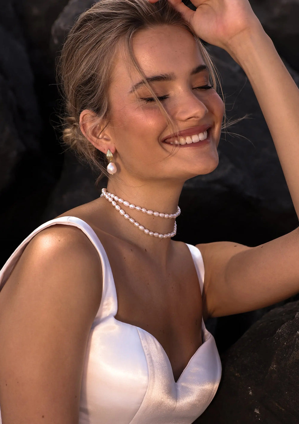 VALENTINA PEARL BRIDAL NECKLACE Lolaknightofficial