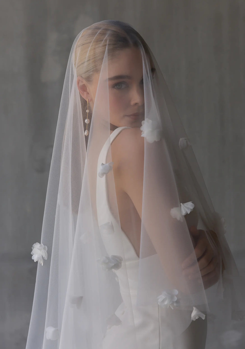FLORA IVORY FLOWER WEDDING VEIL Lolaknightofficial