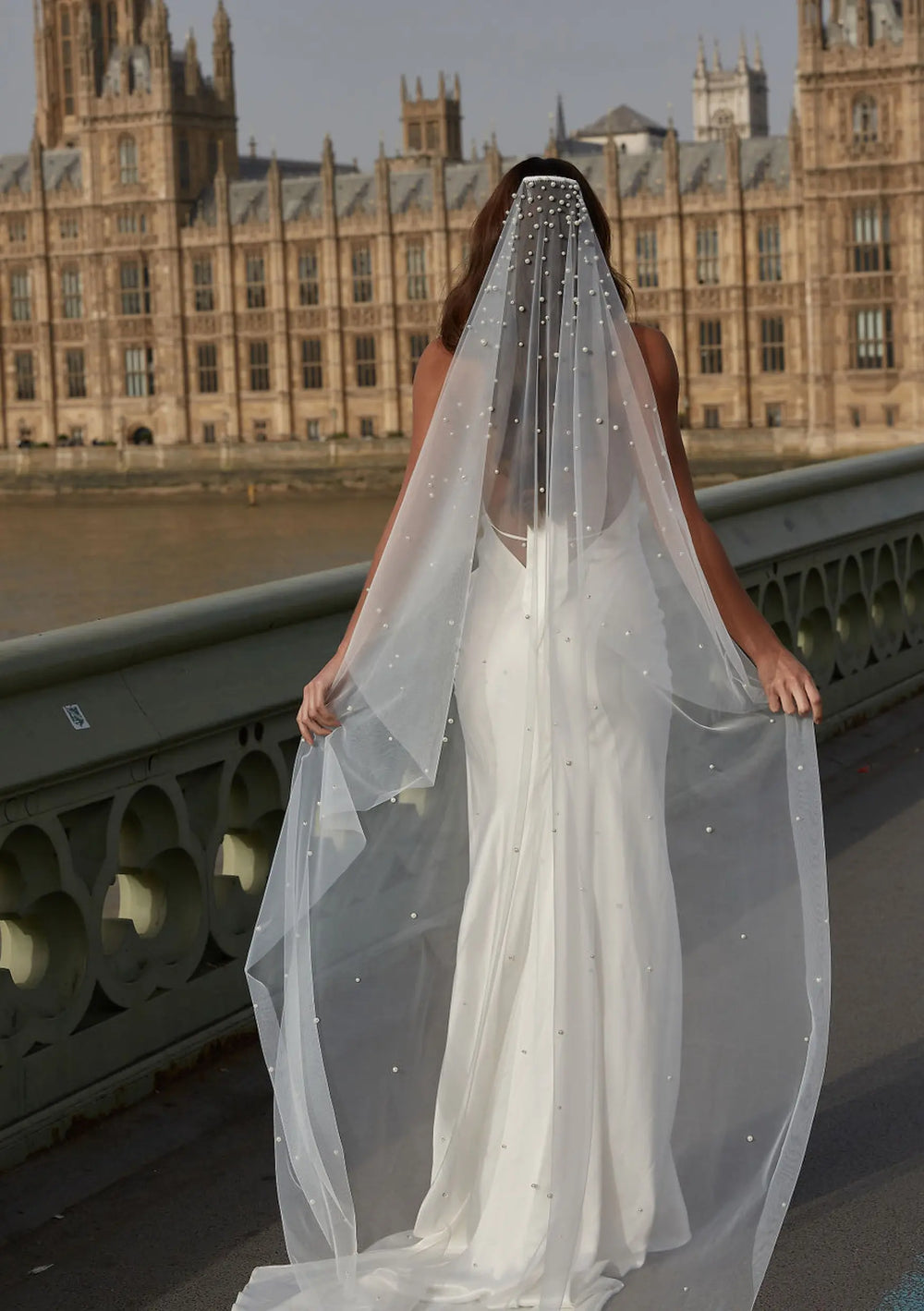 ELEANOR IVORY PEARL WEDDING VEIL Lolaknightofficial