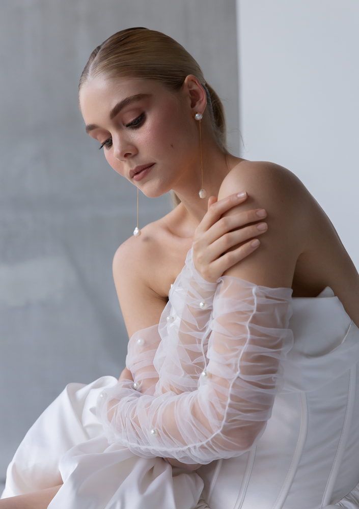 
                  
                    Load image into Gallery viewer, HAVANA PEARL GLOVES
                  
                