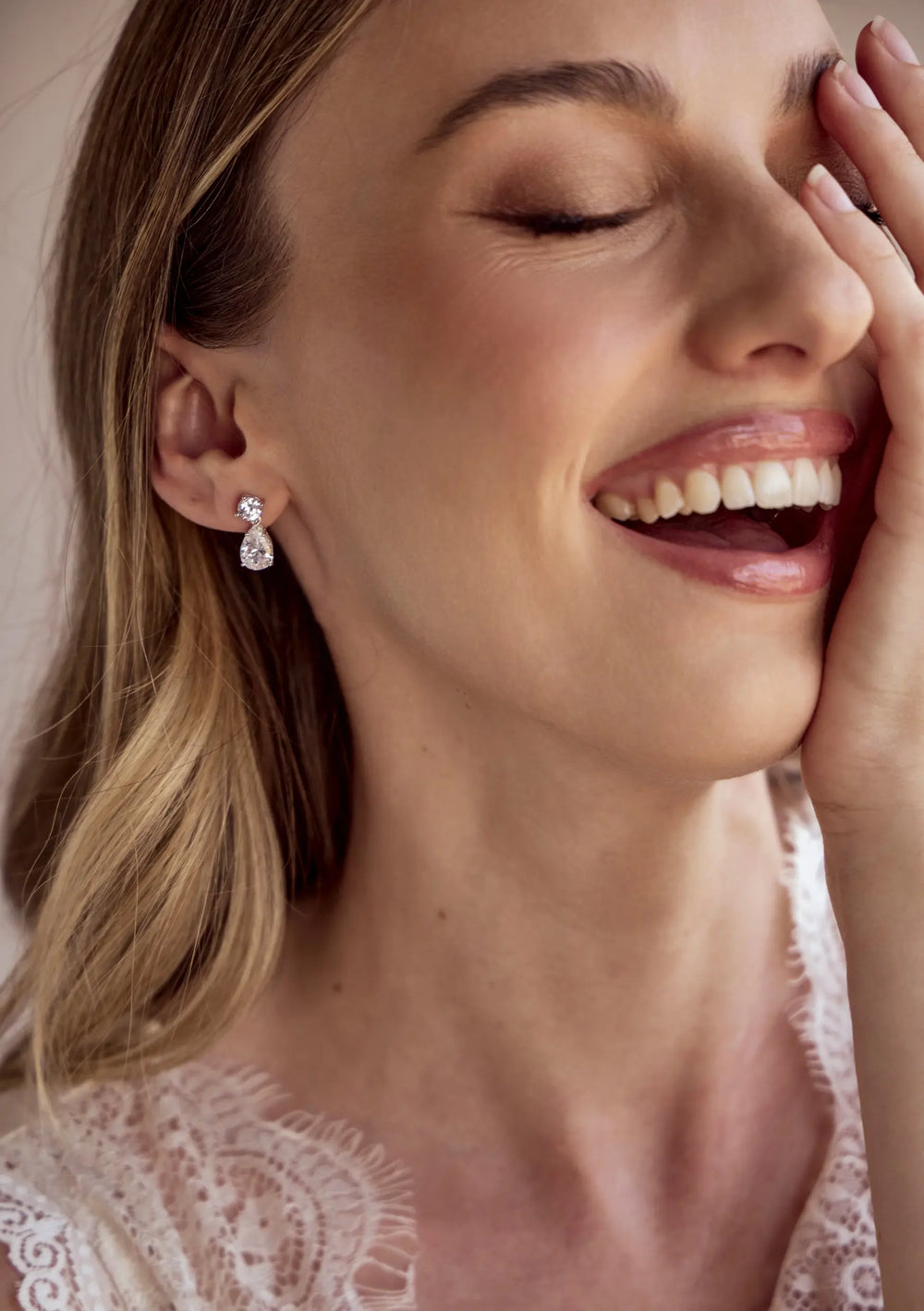 Crystal wedding earrings with sparkling bridal detailing for modern brides