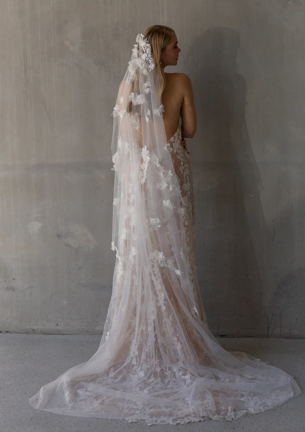 NADINE IVORY FLOWER LACE WEDDING VEIL Lolaknightofficial