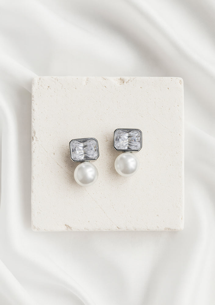 
                  
                    Load image into Gallery viewer, PAMOLA PEARL DROP EARRINGS SILVER
                  
                