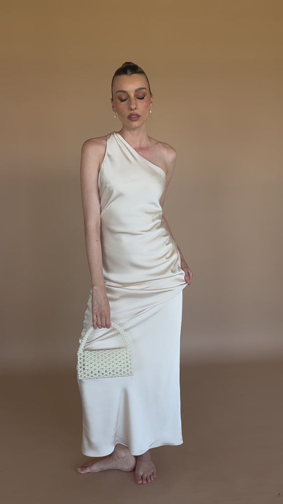 
                  
                    Load and play video in Gallery viewer, COCO IVORY PEARL BAG
                  
                