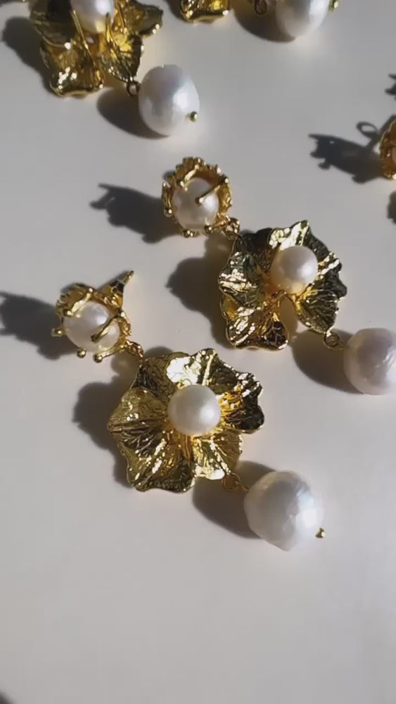
                  
                    Load and play video in Gallery viewer, Aria&amp;#39;s 18ct Gold Pearl Bridal Earrings
                  
                
