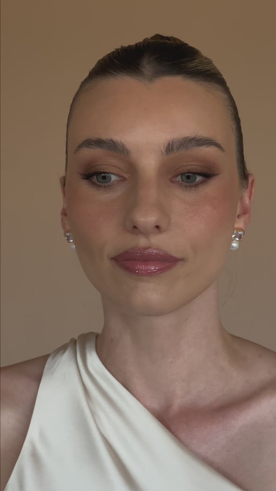 
                  
                    Load and play video in Gallery viewer, PAMOLA PEARL DROP EARRINGS 18K GOLD
                  
                