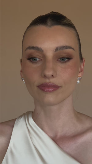 
                  
                    Load and play video in Gallery viewer, PAMOLA PEARL DROP EARRINGS 18K GOLD
                  
                