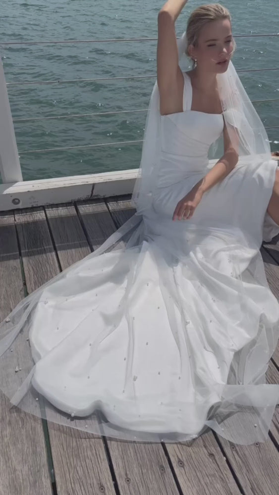 
                  
                    Load and play video in Gallery viewer, PHOEBE PEARL WEDDING VEIL
                  
                