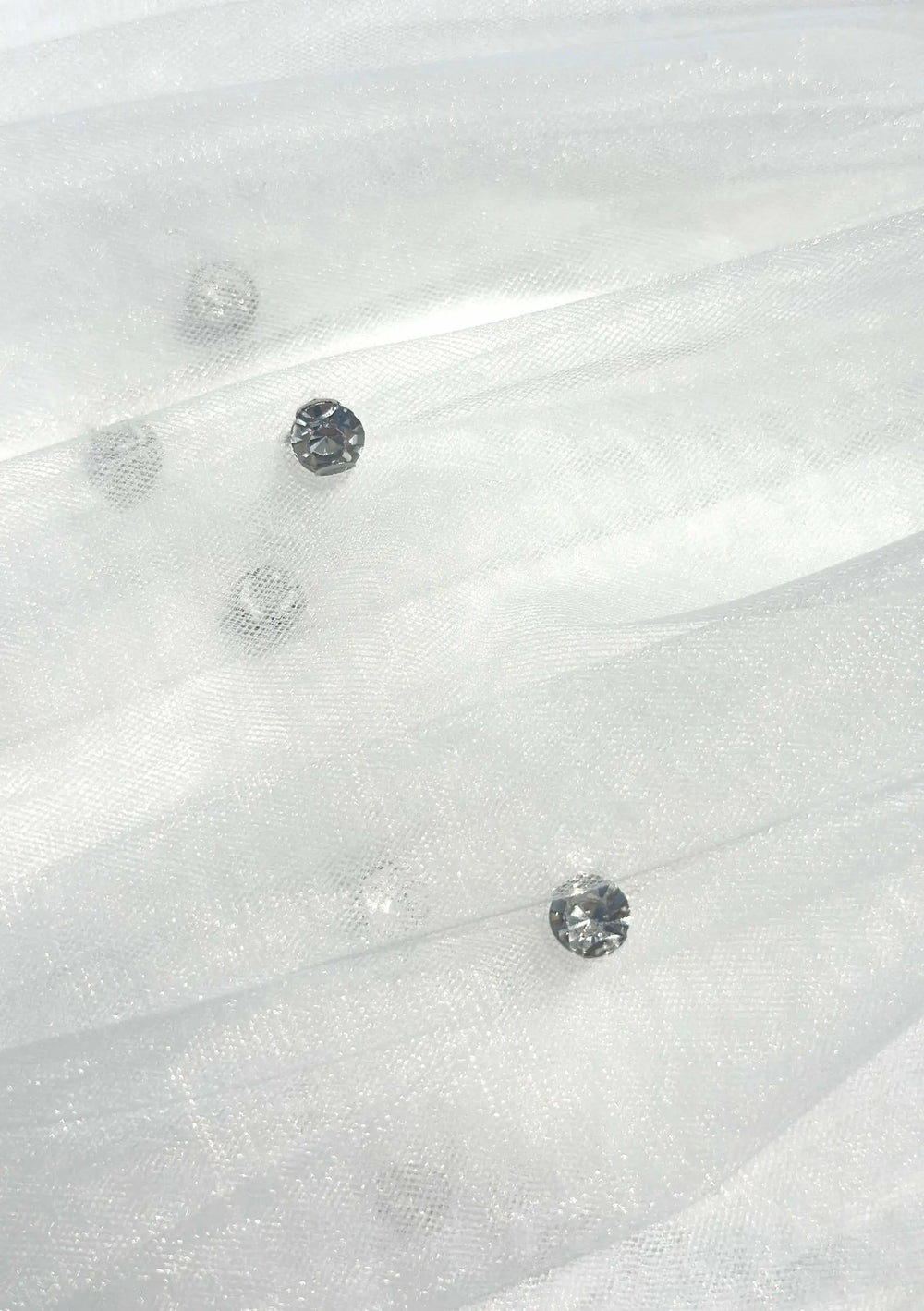 CRYSTAL IVORY WEDDING VEIL Lolaknightofficial