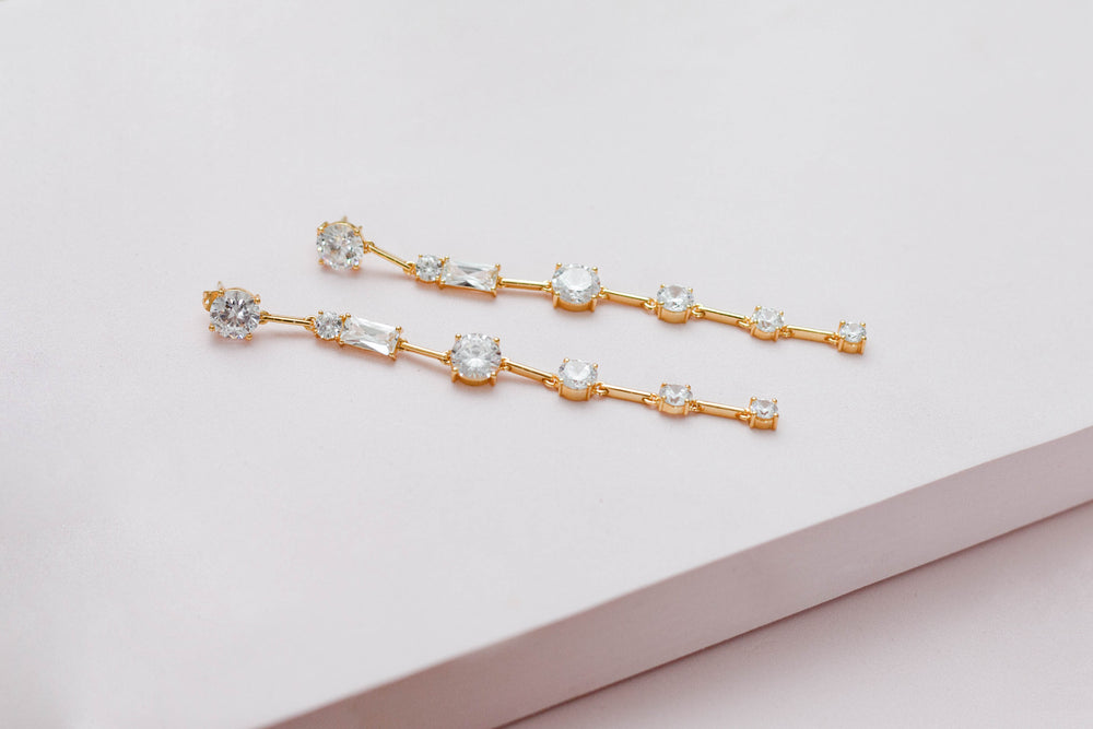 
                  
                    Load image into Gallery viewer, Isabella 18ct Gold Bridal Earrings - Elegant Wedding
                  
                