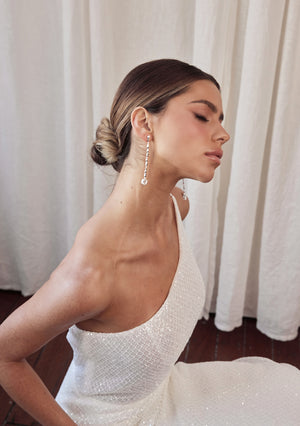 
                  
                    Load image into Gallery viewer,  VIDA Silver Elegant Bridal Silver Modern Earring
                  
                